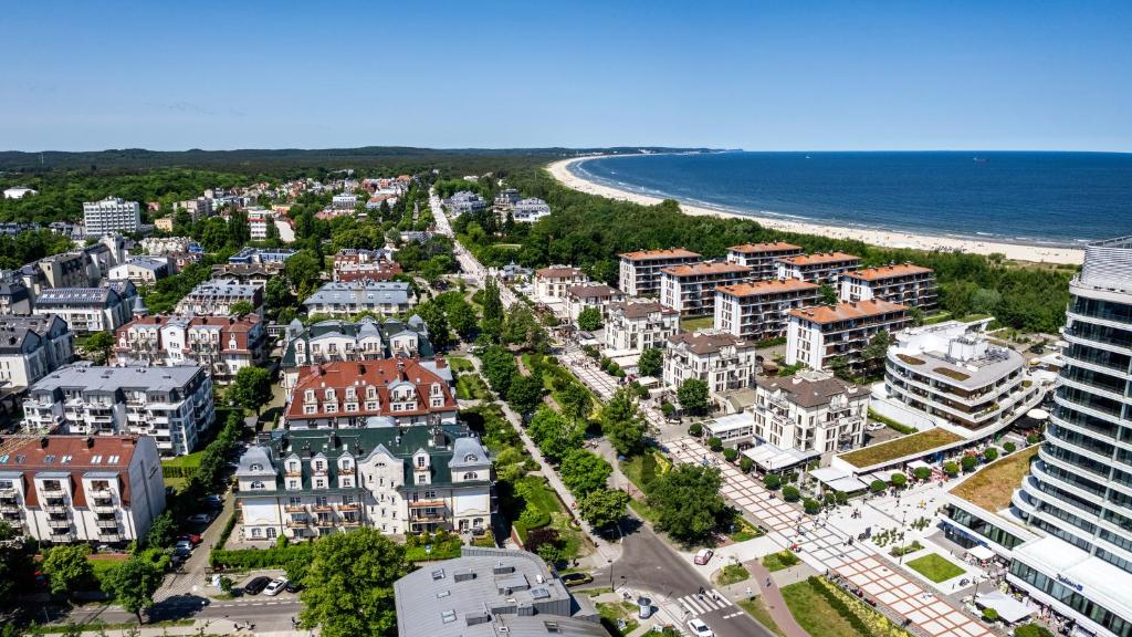 - Vistas aéreas a la ciudad y a la playa en Plaża II, Sun & Snow, en Świnoujście