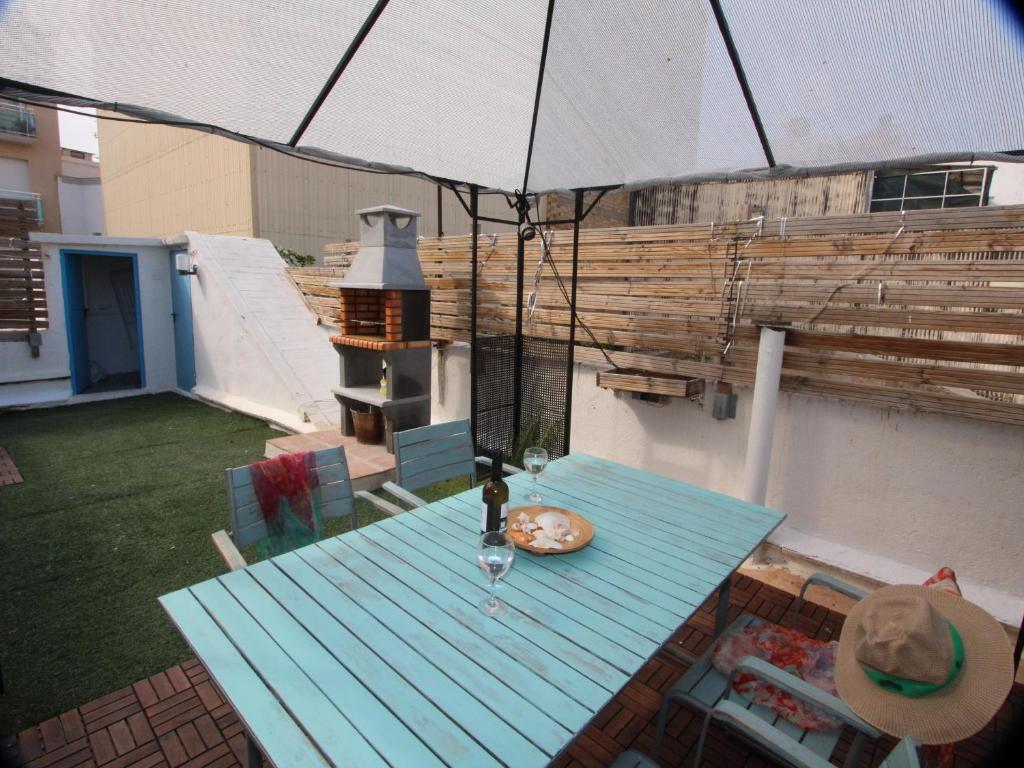 Patio nebo venkovní prostory v ubytování Vacaciones ideales: cerca del mar, wifi gratis, aire opcional, mascotas y playa para perros - ES-184-48