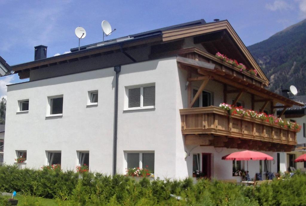 Nespecifikovaný výhled na hory nebo výhled na hory při pohledu z apartmánu