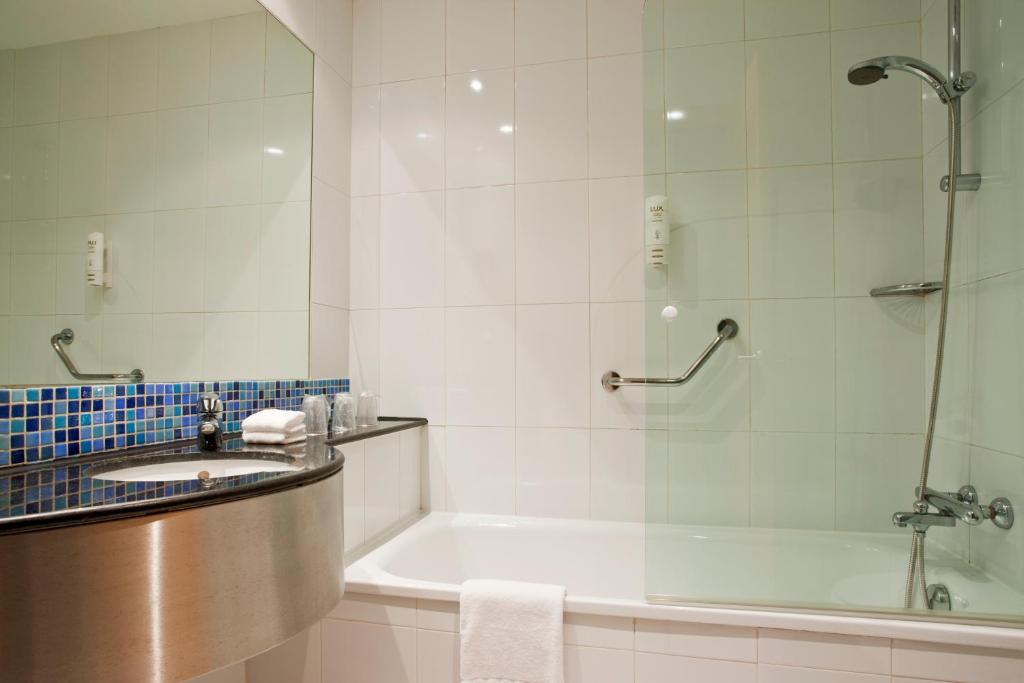 Koupelna v ubytování Holiday Inn Express Madrid-Alcorcón by IHG