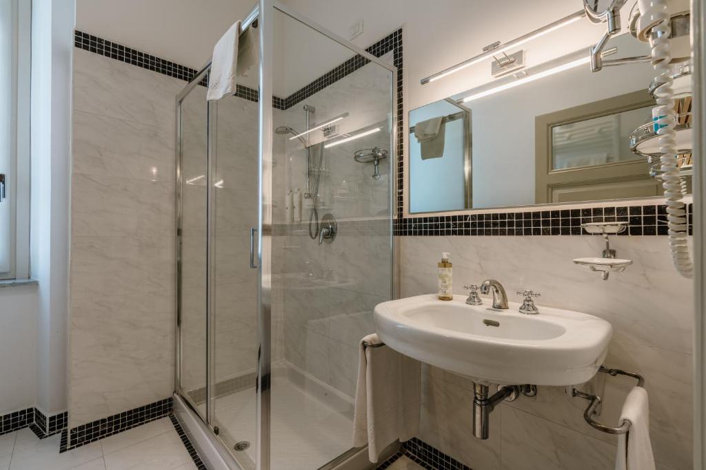 Koupelna v ubytování Hotel Monte Baldo e Villa Acquarone