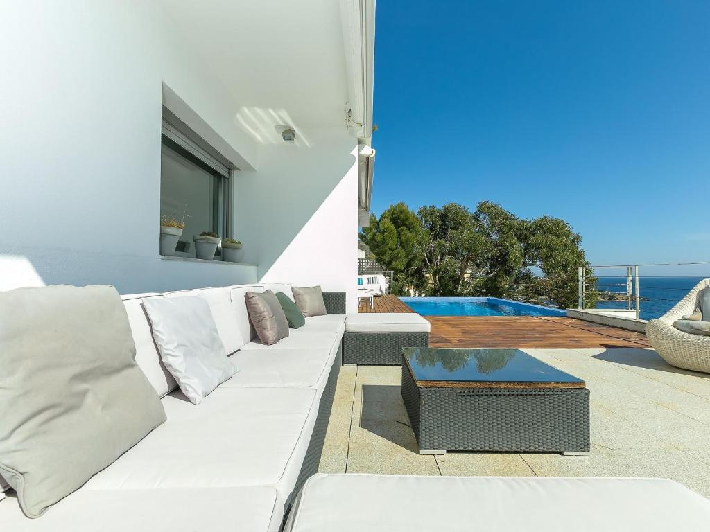 Posedenie v ubytovaní CASA DIAZ PACHECO -Magnífica casa en Almadrava con piscina privada. - ES-228-93