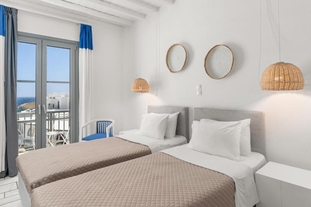 Mr and Mrs White Tinos - 10