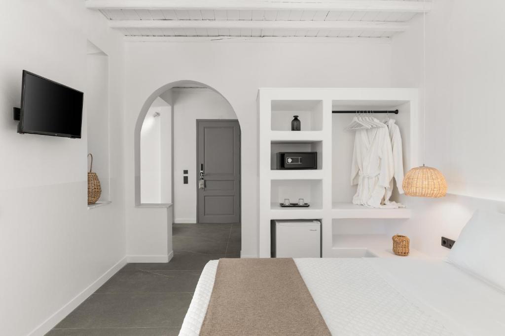 Mr and Mrs White Tinos - 19