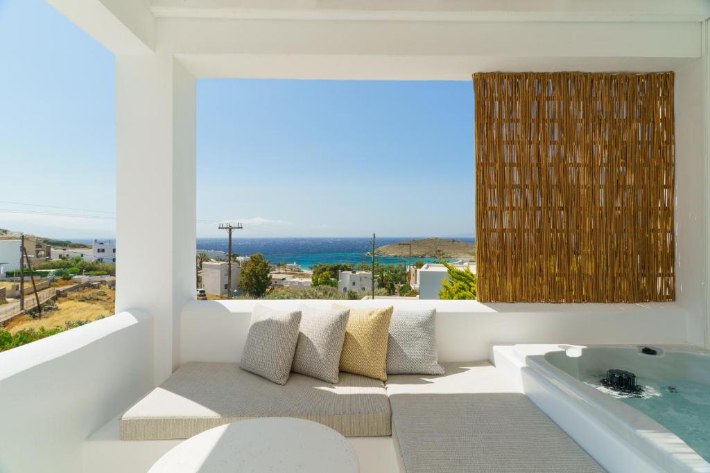 Mr and Mrs White Tinos - 18