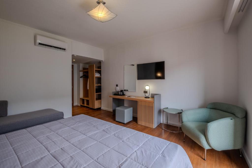 Mediterranean Beach Resort - 8