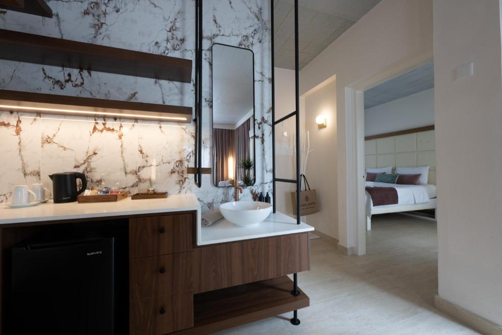 King Jason Paphos - Designed for Adults by Louis Hotels - 