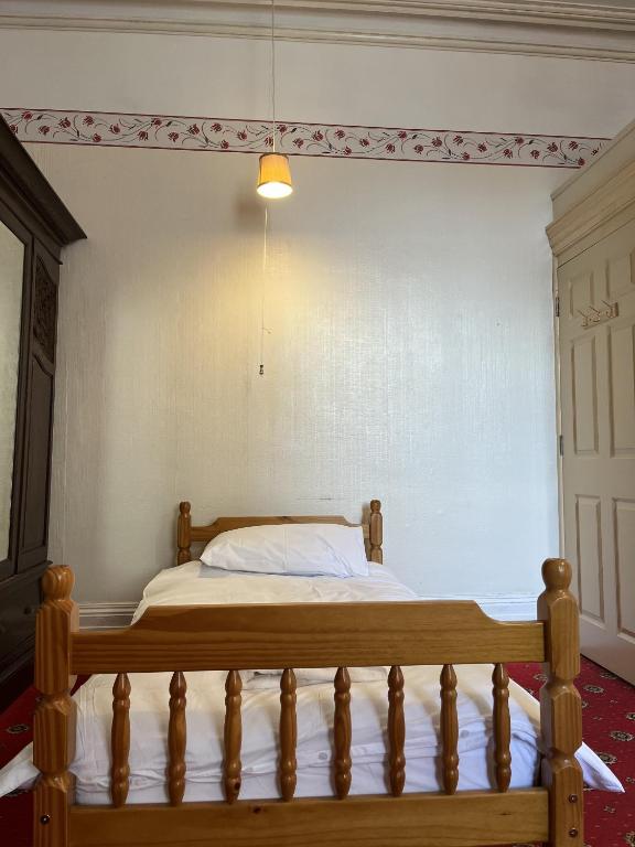 Lynton House Hotel - Quadruple Room