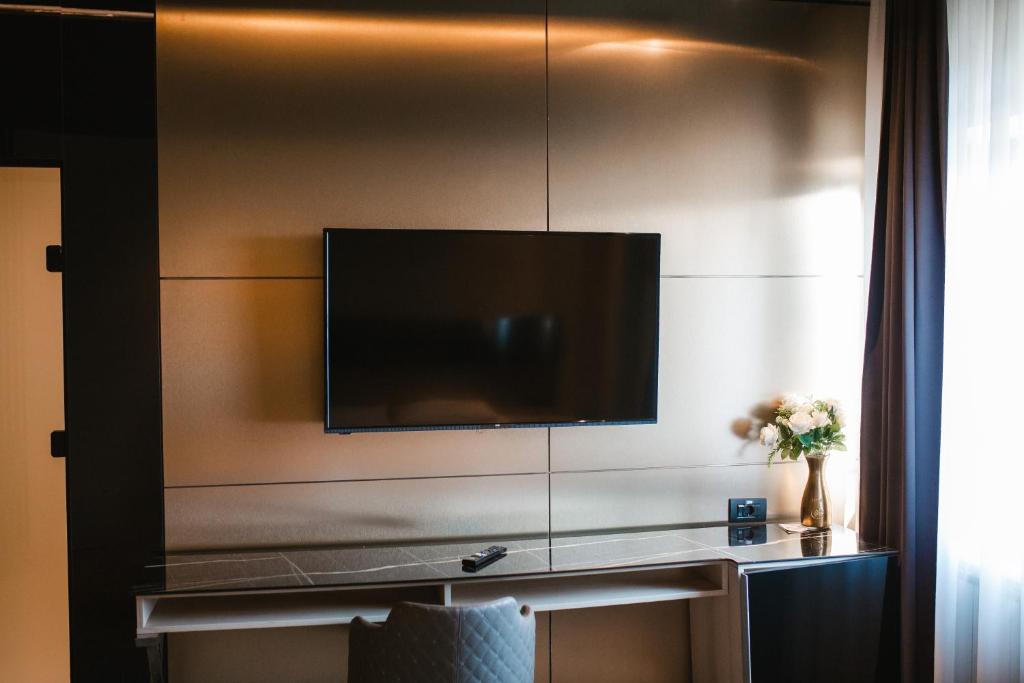 Garni Uni Elita Lux Hotel - Resim 7