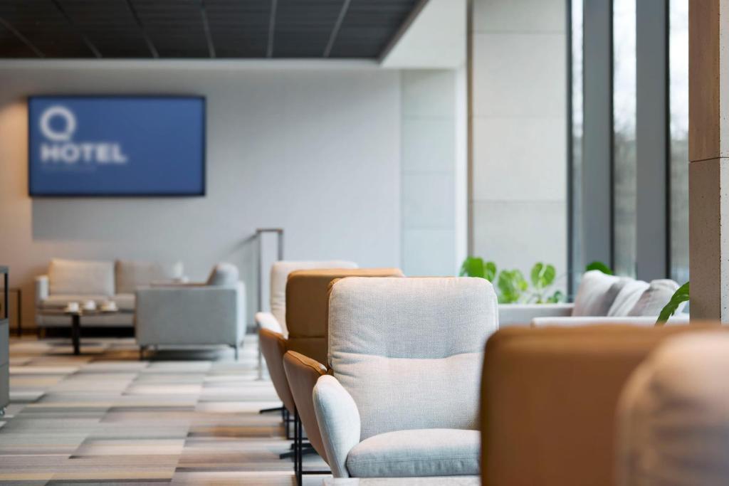 Q Hotel Plus Wroclaw - Resim 1