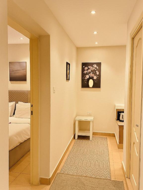 Seven Pyramids View Inn - 6