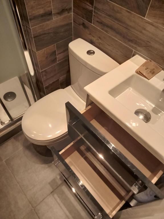 Hotel Modern Est - Resim 4