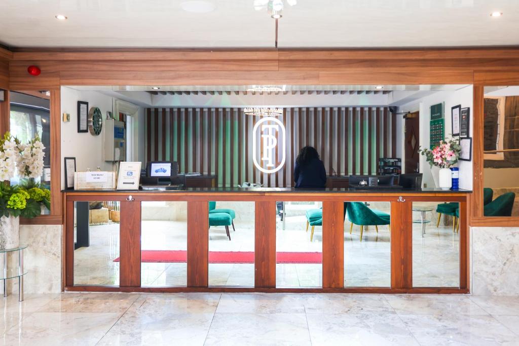 Vstupní hala nebo recepce v ubytování OYO Tong Park Hotel