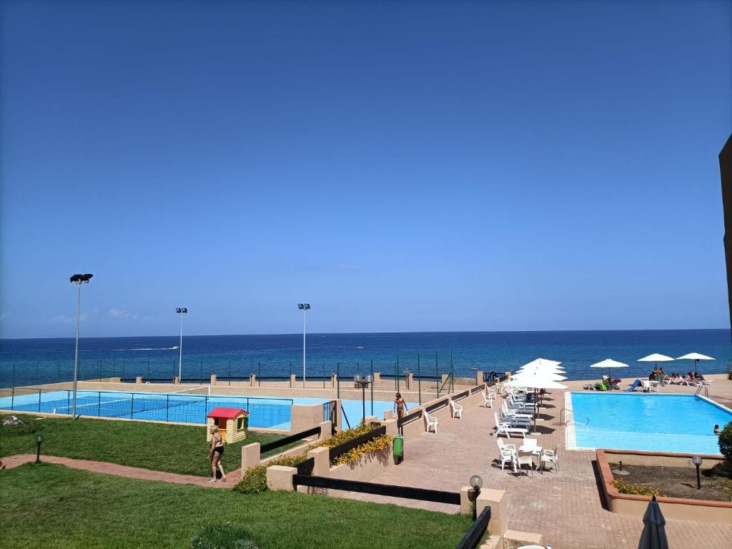 Bazén v ubytování The Pearl of sea - La Perla del mare nebo v jeho okolí