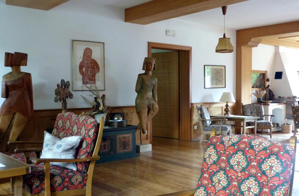 Posezení v ubytování Hotel & Appartements Perwanger