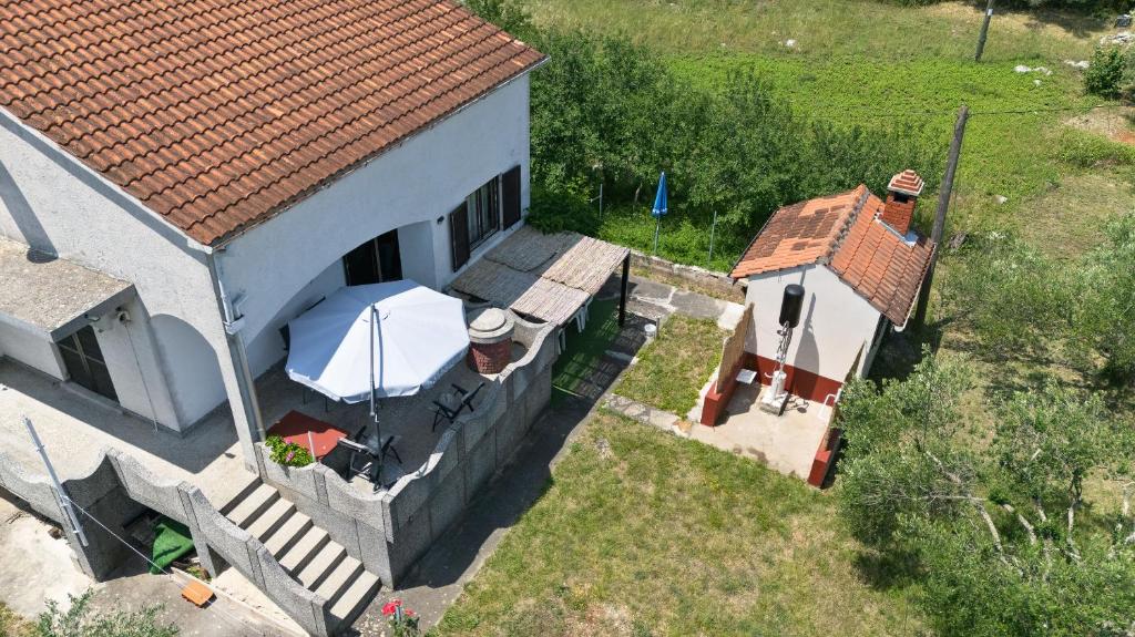 an overhead view of a house with a roof at Apartment Serda in Ugljan