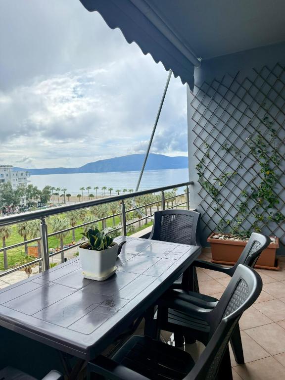Flos Apartament