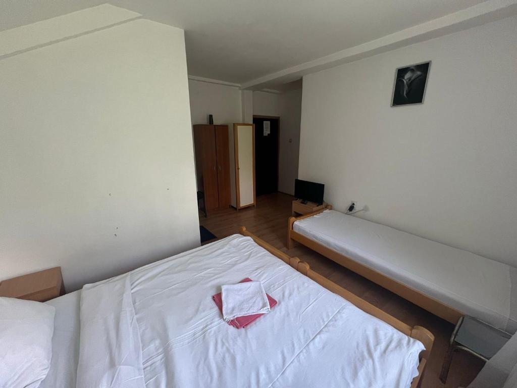 Rúm í herbergi á Markov Konak
