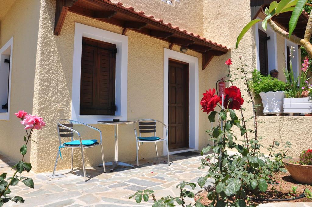 A garden outside Perigiali