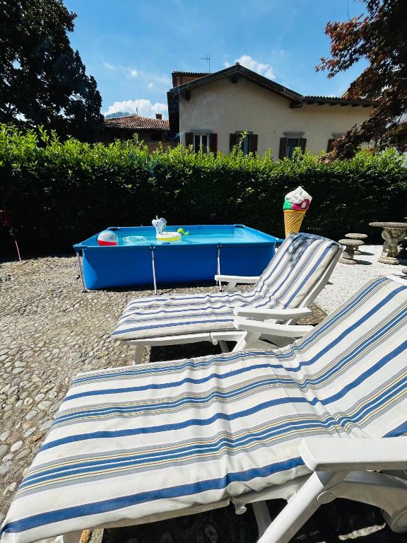 Bazén v ubytování LA CURT guest house nebo v jeho okolí