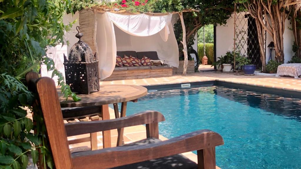 The swimming pool at or close to A natural retreat