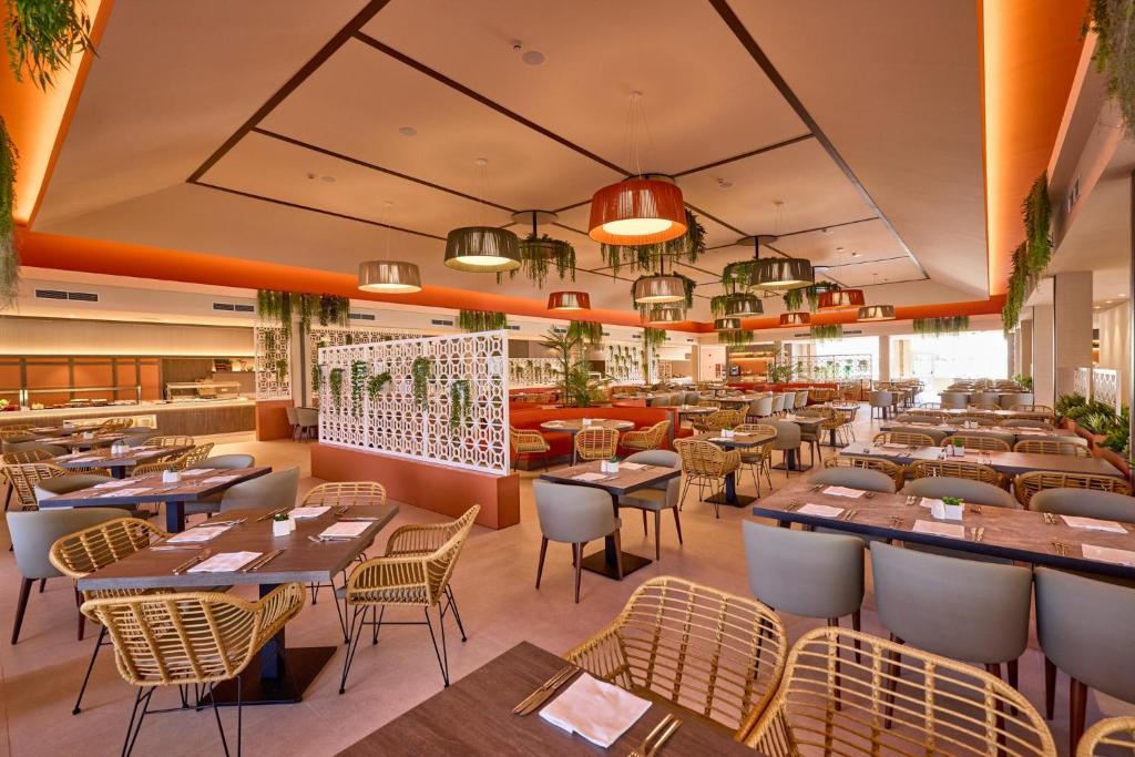 Restaurace v ubytování Zafiro Can Picafort