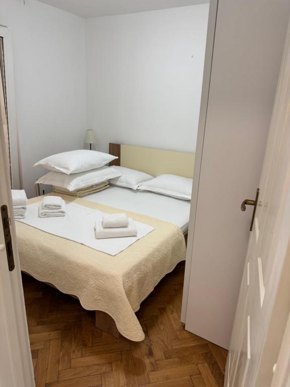 Posteľ alebo postele v izbe v ubytovaní Apartments Marta - Zadar - near the sea