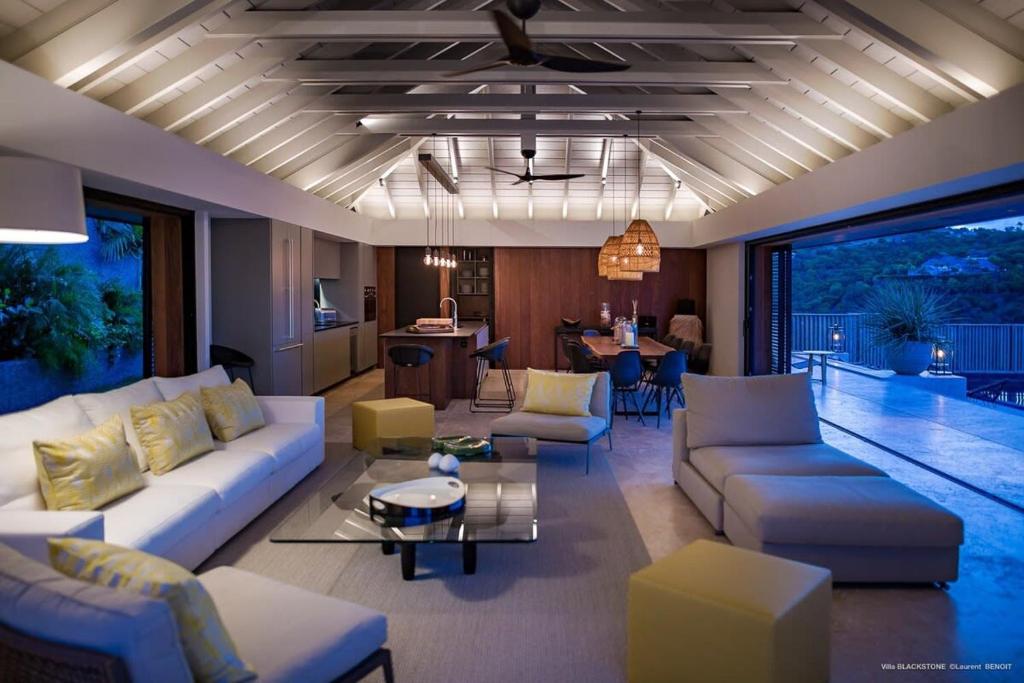 Breathtaking Hillside Villa