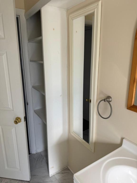 Φωτογραφία από το άλμπουμ του Third Floor loft 2bed 1 bath Historic district 