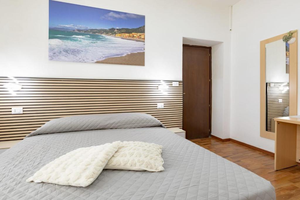 Hotel Victoria-Bike Friendly vicino Finalborgo e mare - Double Room With Private Bathroom