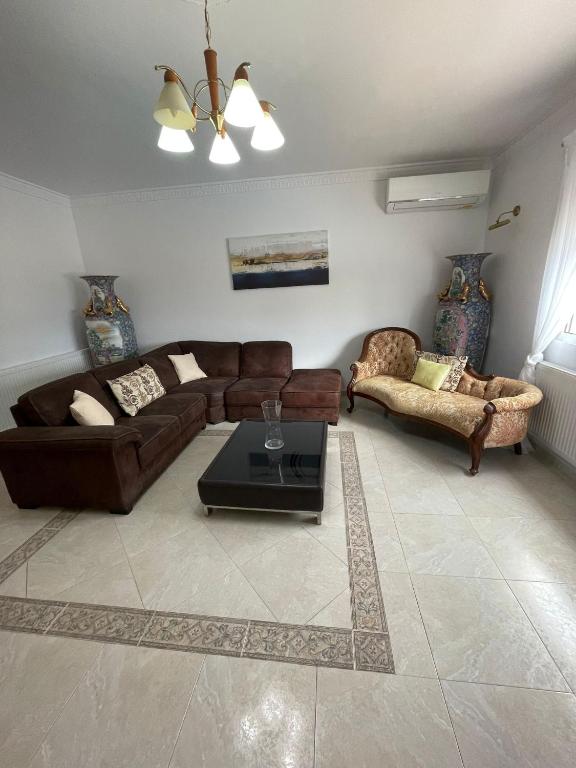 a living room with two couches and a coffee table at Westmorland in Busot