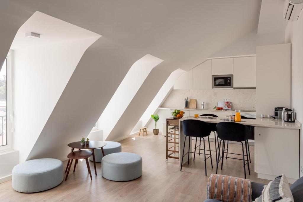 Stylish 2-Bedroom Apartment in Central Lisbon