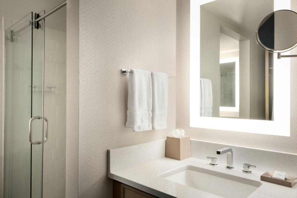 Madison Marriott South photo