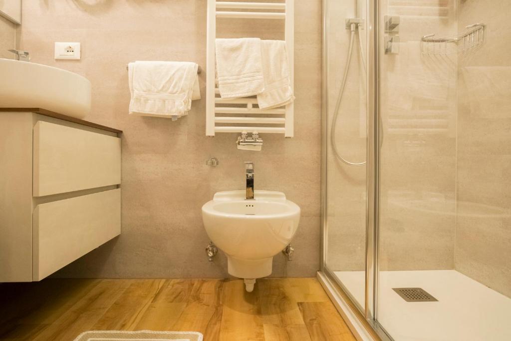 Koupelna v ubytování Hotel La Montanara Predazzo