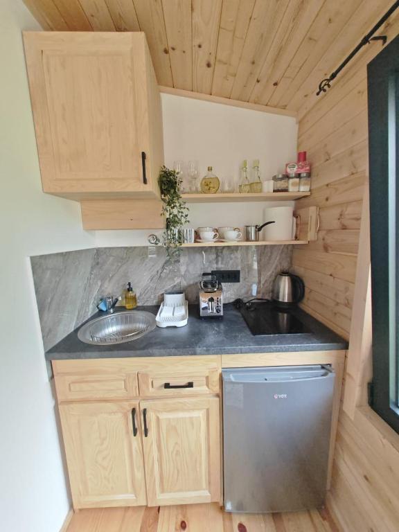 Kuchyň nebo kuchyňský kout v ubytování Bungalov lux