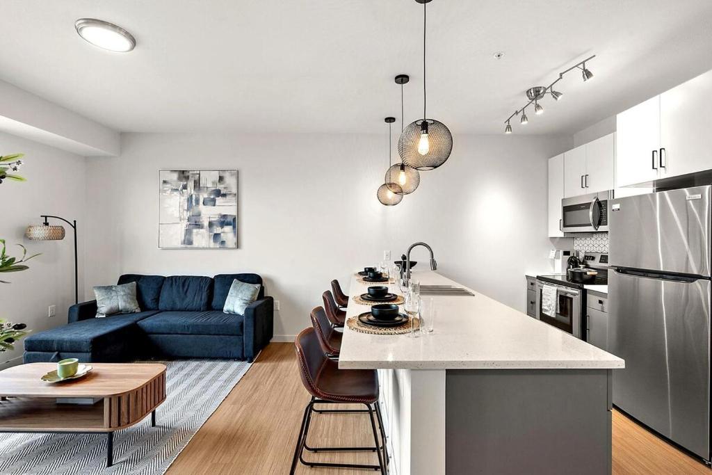 Η κουζίνα ή μικρή κουζίνα στο Luxury 3BD Condo DT Minneapolis