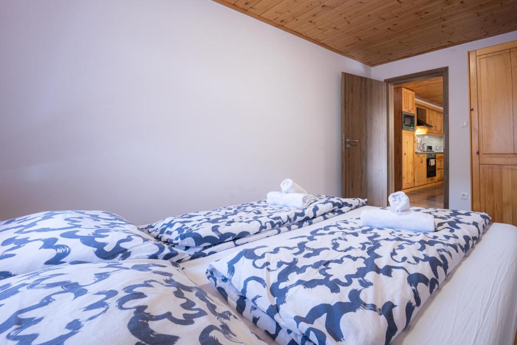 Postel nebo postele na pokoji v ubytování Apartmenthaus Esther