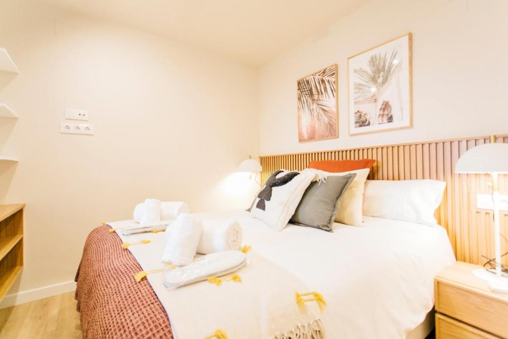Posteľ alebo postele v izbe v ubytovaní Studio 1Bd 1Bth - Center- Alfalfa