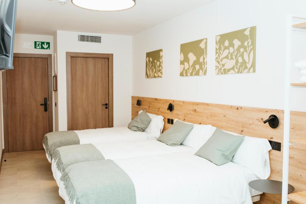 Hostal Ainhoa - Standaard Driepersoonskamer