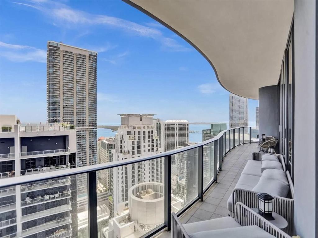 Balkón nebo terasa v ubytování Elegant Penthouse with Bay Views in Brickell
