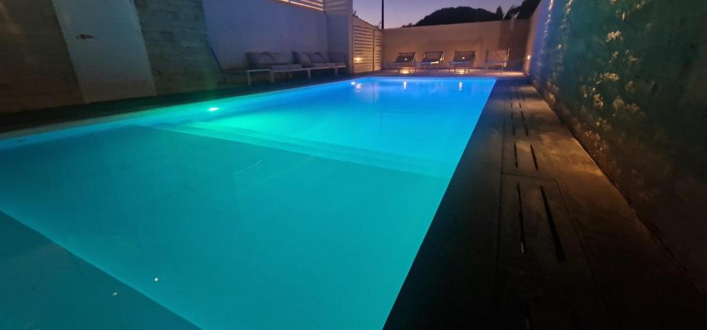 Bazén v ubytování Appartamento Oasi con Piscina nebo v jeho okolí
