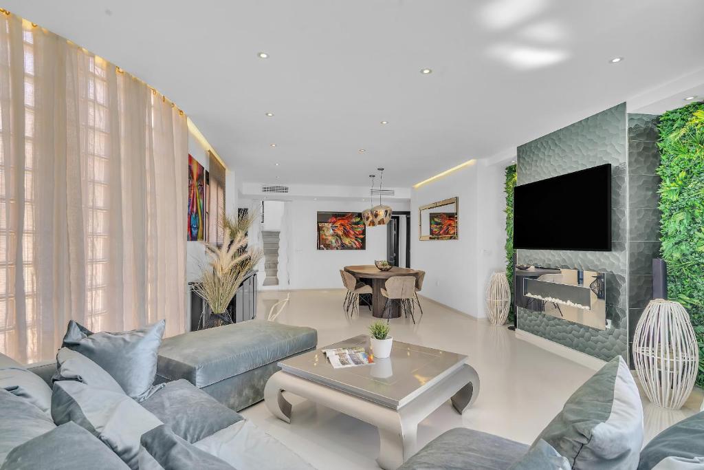 Hacienda del Sol Penthouse by Finest Rentals