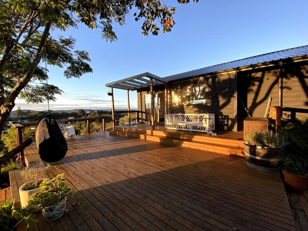 Μπαλκόνι ή βεράντα στο Family home - stunning sea views!