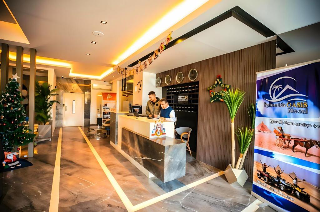 Vstupní hala nebo recepce v ubytování PYramiDS OaSiS ViEW HoTeL