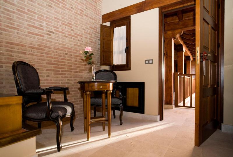 Posada Los Condestables Hotel & Spa, Villalpando ...