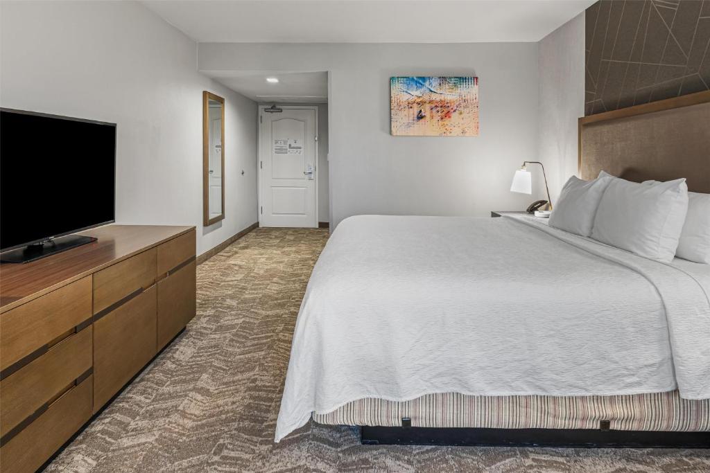 Best Western Valencia/Six Flags Inn & Suites - Habitación King
