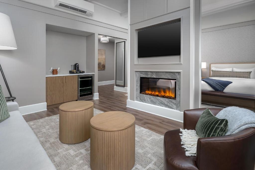 The Inn at Dayton - Legacy Doble Queen Con Sofá Cama