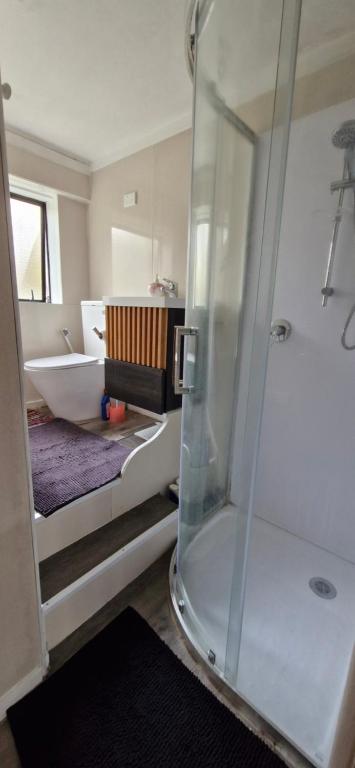 Hillcrest Term-Downstairs Room - Resim 13