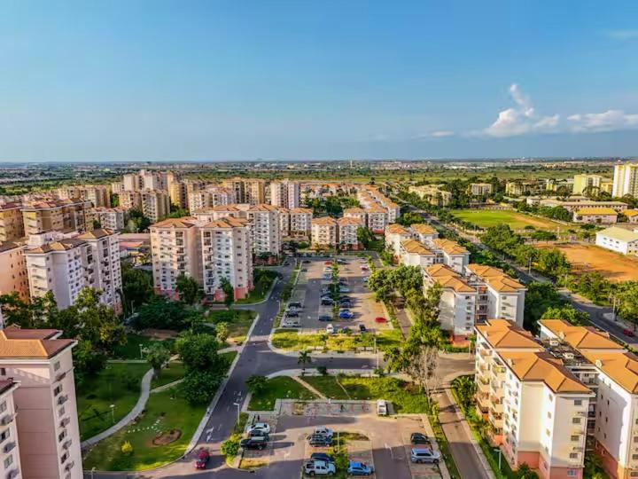 Nespecifikovaný výhled na destinaci Belas nebo výhled na město při pohledu z apartmánu