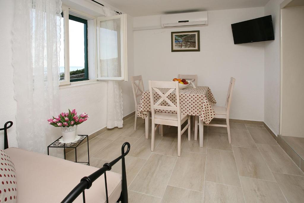 TV a/nebo společenská místnost v ubytování Holiday Home Miklica